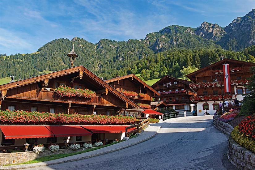 image Autriche Alpbach village tyrolien as_228969404