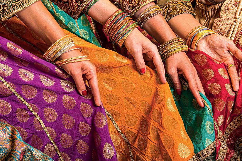 image Inde Danseurs de Bollywood en sari as_50850528