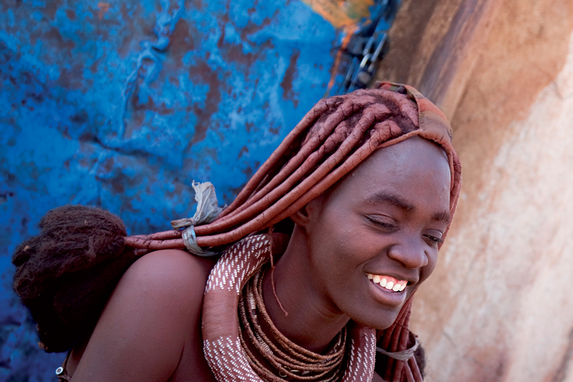 image Namibie souriant himba femme 10 it_18450239
