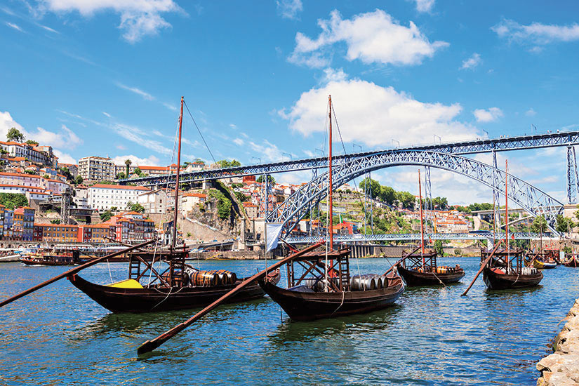 image Portugal Porto Douro et bateaux traditionnelles  fo