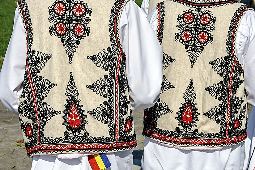 image Roumanie costume folklorique traditionnelle  fo