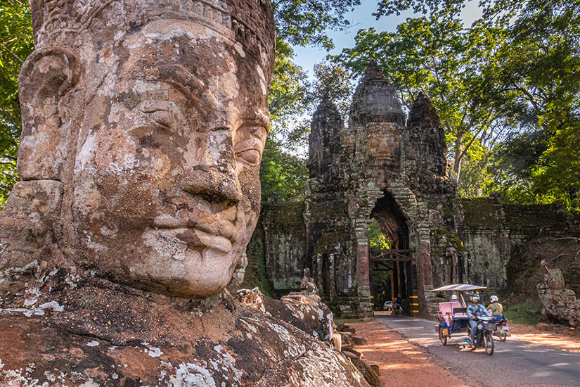 cambodge siem reap tuk tuk au temple angkor vat as_354961108