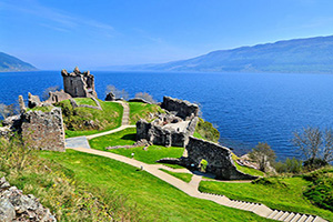 angleterre loch ness ruines chateau urquhart  fo